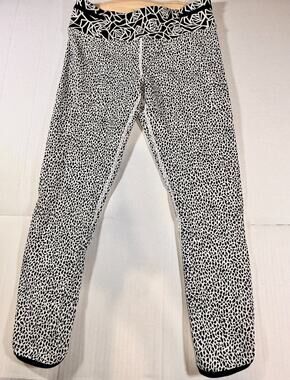 Lululemon Real Quick Tight Miss Mosaic White/Posey Black White SZ 8